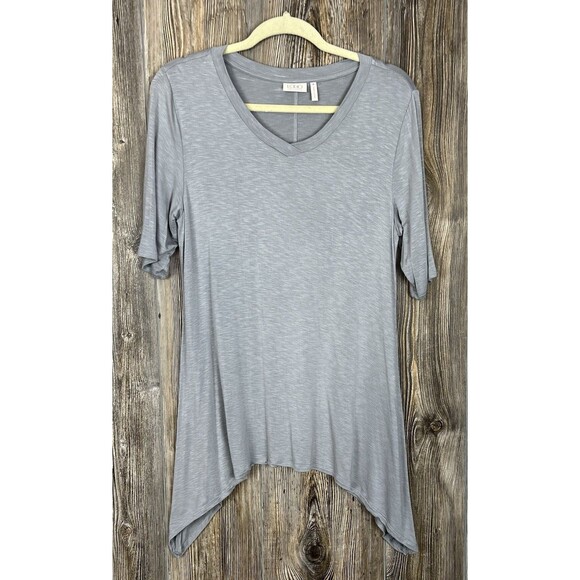 LOGO by Lori Goldstein Tops - LOGO Lori Goldstein Blouse MED V-Neck Sharkbite Hem Grey Stretchy Casual Comfy